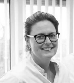 Sanne visser zwart wit